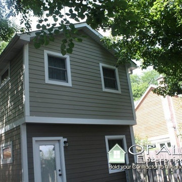 Hardie Timber Bark & Monterey Taupe Siding, Arctic White Trim in Downers Grove