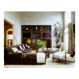 Inspiration för ett mycket stort funkis allrum med öppen planlösning, med flerfärgade väggar, en inbyggd mediavägg och tatamigolv