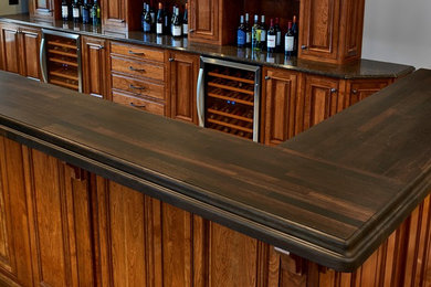 Home bar - traditional home bar idea in Other