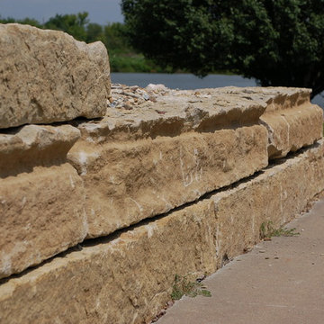 14" Ledgerock Limestone Retaining Wall
