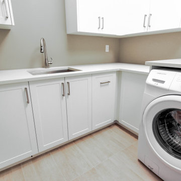 Modern Home - Laundry Room