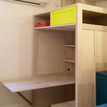 Jack-In-The-Box - foldable desk