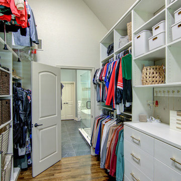 Sophisticated and Timeless Bathroom Design with Premium Features