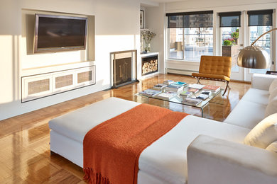 Minimalist home design photo in Vancouver