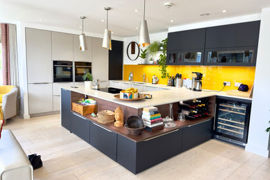 Inspiration for a contemporary kitchen.