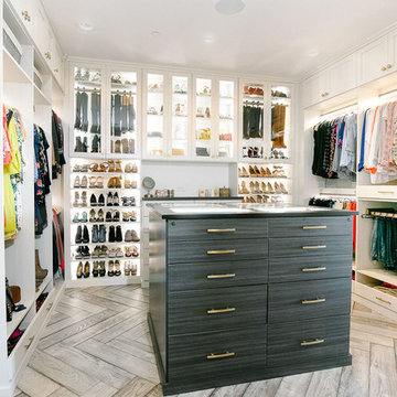 Deluxe Custom Walk-In Closet