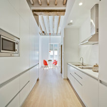 Three Chain Kitchen