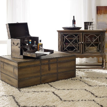 Hooker Furniture Hill Country Pinta Trail Strong Box Cocktail Table
