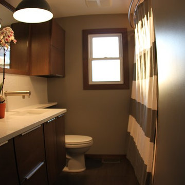 Modern clean line bathroom