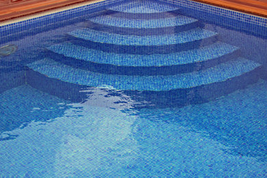 Nordisk inredning av en pool