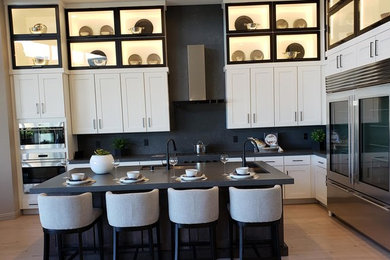 Inspiration for a transitional kitchen remodel in Los Angeles