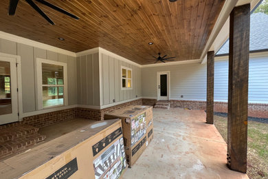 Example of an arts and crafts home design design in Atlanta