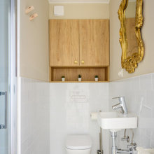 Baños y +
