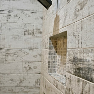 Foton och badrumsinspiration för grå badrum, med svart och vit kakel