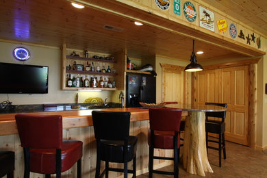 Arts and crafts home bar photo in Grand Rapids