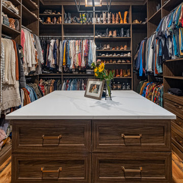Large Closet Island