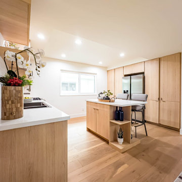 Kitchen Island with Gas Cooktop and Quartz Top