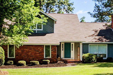 Example of an exterior home design in Atlanta