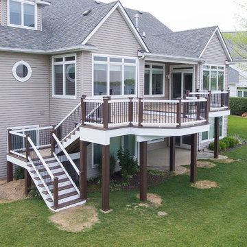 Panoramic Lounge Deck over Lake Templene