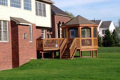 Deck - traditional deck idea in Detroit