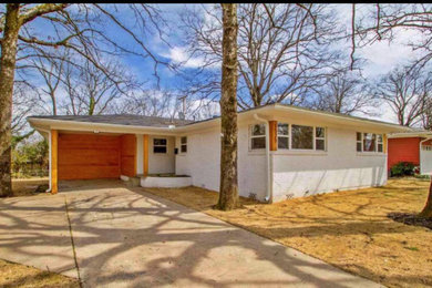 Inspiration for a modern home design remodel in Little Rock