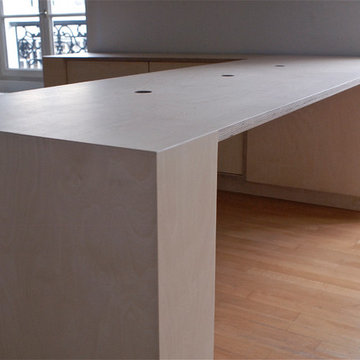 Détail plateau/ Bureau / Bibliothèque en bois de bouleau