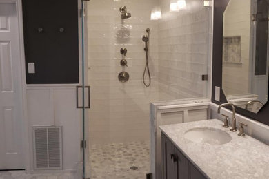 Example of a bathroom design in Austin