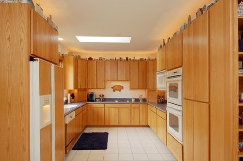 Wood Floor Goes Good With Honey Oak, Oak Cabinet Kitchen Floor Ideas