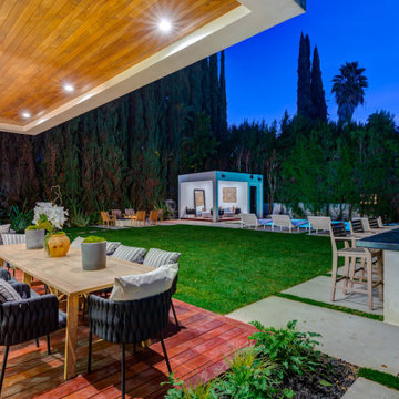 Contemporary Deck
