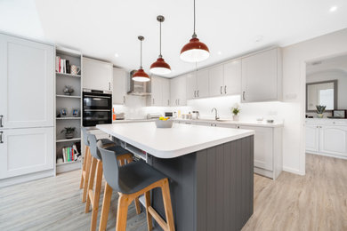 Design ideas for a kitchen in Hampshire.