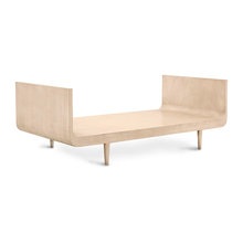 Chaises & Lounge Chairs