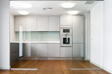Example of a trendy kitchen design in Palma de Mallorca