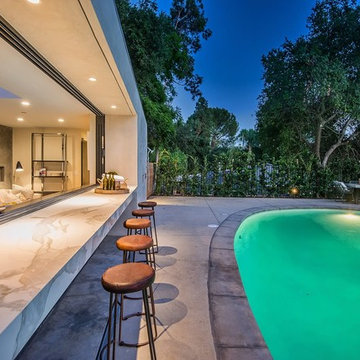 16957 Mooncrest Drive, Encino, California