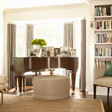 piano ottoman