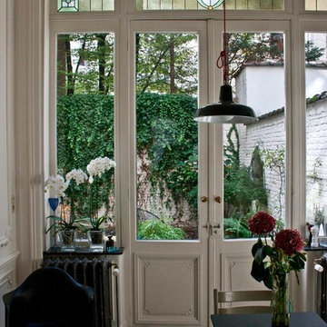 furnishing / styling / decorating apartment