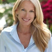 Lara Fielding's photo
