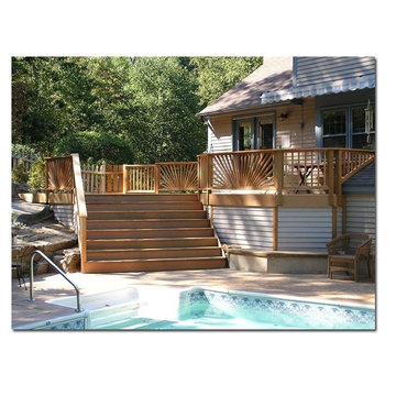 Poolside Wood Deck with Elevated Views – Mount Pleasant, SC