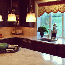Kitchen window treatment