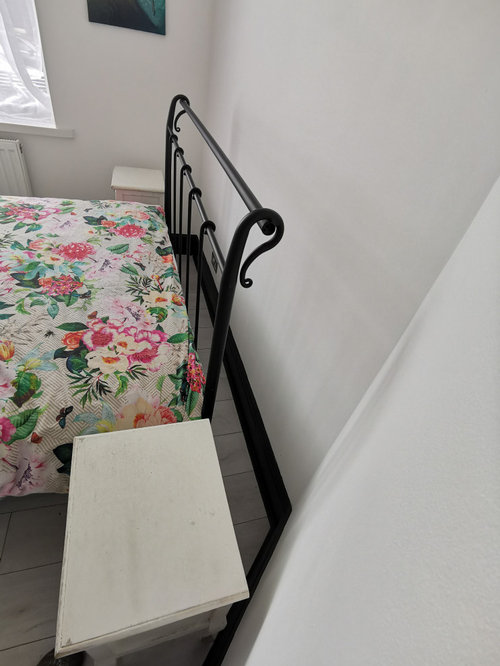 Is it OK to step a bed away from the wall?? Houzz UK