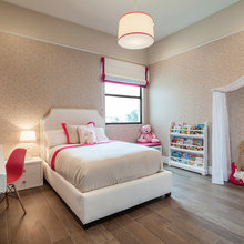 V bedroom