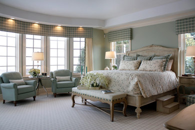 Design ideas for a traditional bedroom in Detroit.