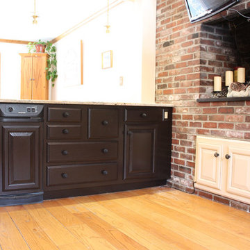 Glazed Oak Cabinets and Gel Stained Island