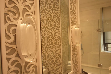 Example of a transitional bathroom design in New York