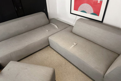Example of a mid-sized trendy home theater design in Montreal
