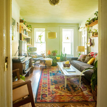 My Houzz: Vintage Collectors' Artfully Curated Walk-Up