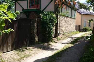 Freistehendes, Geräumiges Landhausstil Gästehaus in Berlin