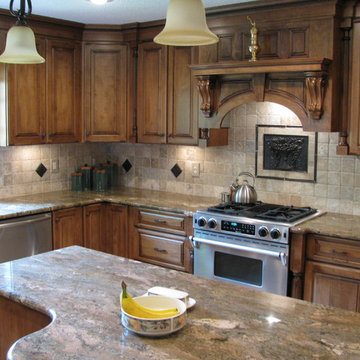 Auburn - Traditional Kitchen Back Splash