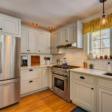 Woodstock white with rustic island