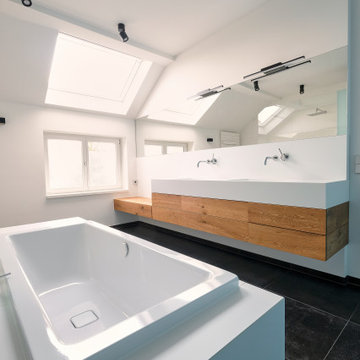 Baddesign für ein neues Badezimmer in wunderschöner Altbauvilla