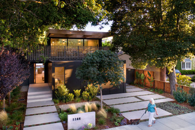 Design ideas for a medium sized modern house exterior in San Francisco.